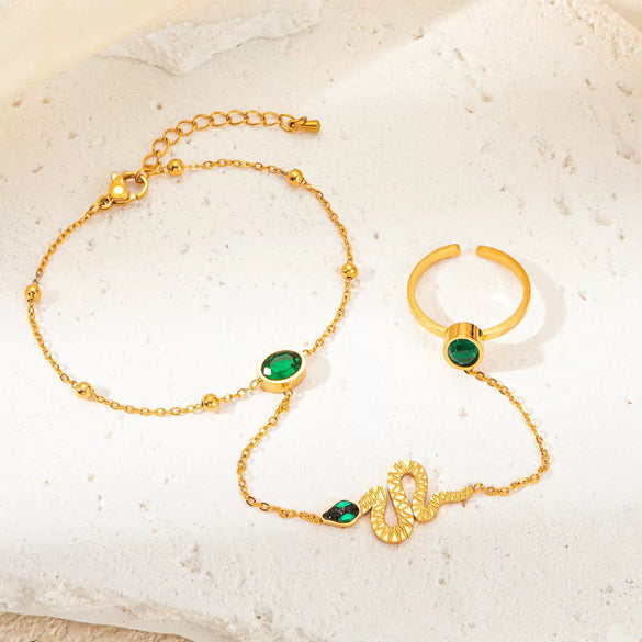 Wholesale Niche Design Titanium Steel Gold Plated Mittens Butterfly Bracelet With Heart Flower Rhombus Pattern And Electroplating Treatment