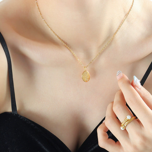 Wholesale Niche Design Women's Necklace With Irregular Oval Brand Embossed Rose Titanium Steel Geometric Style 18K Gold Plated