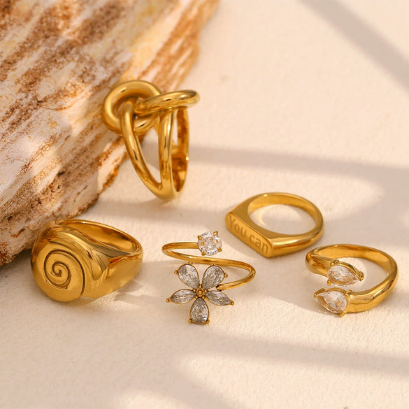 Wholesale Niche Design Women's White Diamond Flower Geometric Stainless Steel 18K Gold Plated Bracelet And Conch Double Knot Ring With Electroplating