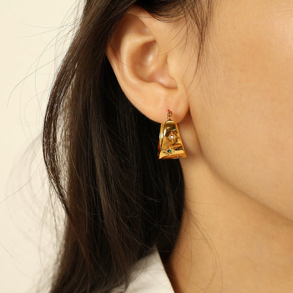 Wholesale Niche Elegant Women's Widepiece 316L Stainless Steel Earrings Inlaid With Zircon And Geometric Pattern Electroplated