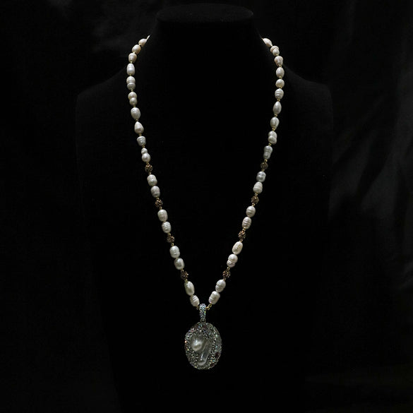 Wholesale Niche Fashion Freshwater Pearl Necklace With Mixed Gemstone Inlay Pendant And Electroplating Treatment