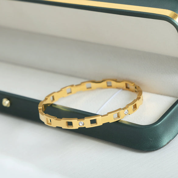 Wholesale Niche Style Titanium Steel 18K Gold Plated Zircon Inlaid Women's Bracelet Jewelry