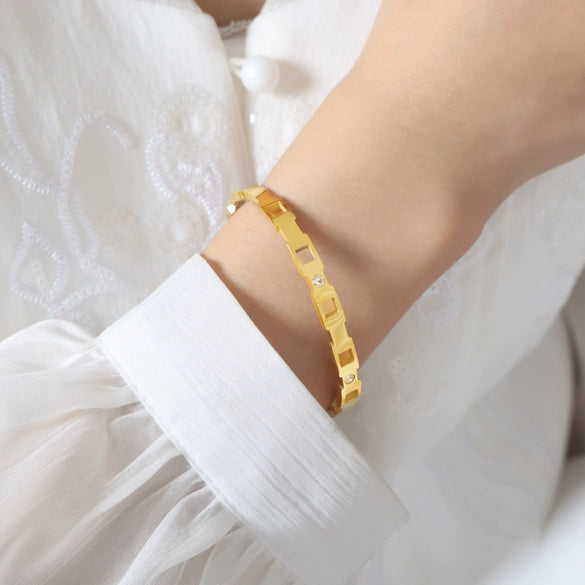 Wholesale Niche Style Titanium Steel 18K Gold Plated Zircon Inlaid Women's Bracelet Jewelry