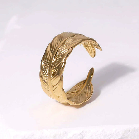 Wholesale Non Fading Titanium Steel Open Ring With Feather Tail Design 18K Gold Plated For Women