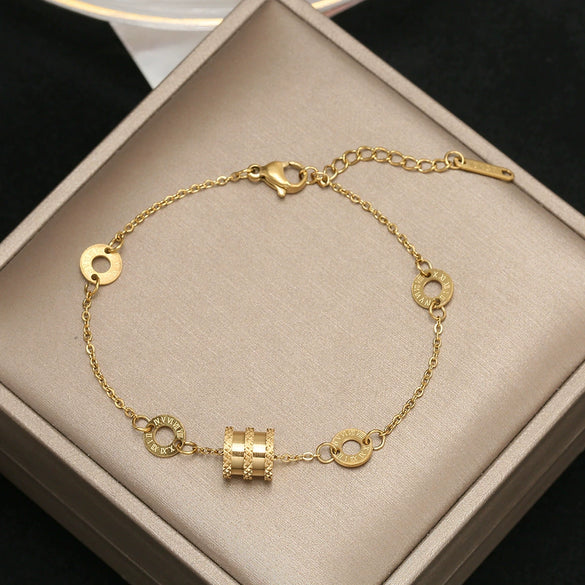 Wholesale Nonfading Titanium Steel Women's Bracelet With Diamond Fourleaf Clover Design And Electroplating Treatment