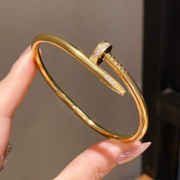 Wholesale Nonfading Vacuum Electroplated Diamondencrusted Titanium Steel Nail Buckle Bracelet With Geometric Temperament Style And Polish Finish
