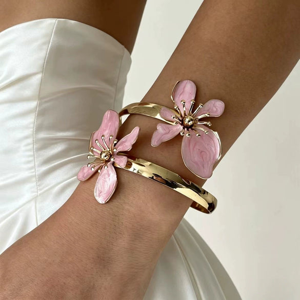 Wholesale Oildrip Floral Open Double Flower Alloy Bracelet With Electroplating Design