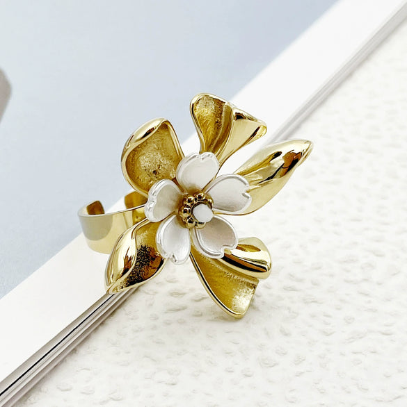 Wholesale Open Ring Stainless Steel Plated 14K Gold Green Crystal Beads White Flower Geometric French Retro Style For Women