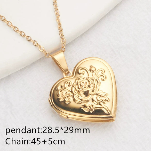 Wholesale Openable Heartshaped Pattern Photo Frame Photo Box Pendant Necklace In Stainless Steel With Electroplating For Women