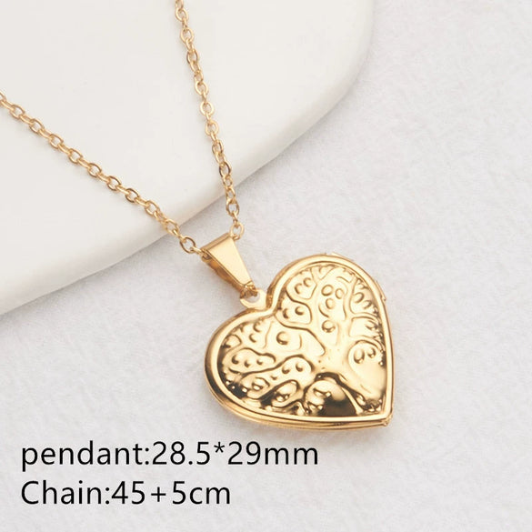 Wholesale Openable Heartshaped Pattern Photo Frame Photo Box Pendant Necklace In Stainless Steel With Electroplating For Women