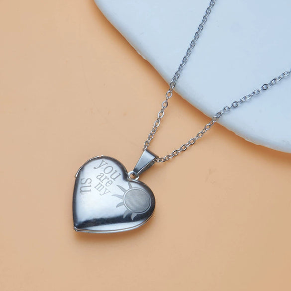 Wholesale Openable Heartshaped Pattern Photo Frame Photo Box Pendant Necklace In Stainless Steel With Electroplating For Women