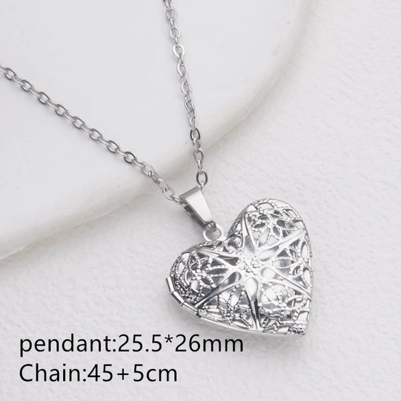 Wholesale Openable Heartshaped Pattern Photo Frame Photo Box Pendant Necklace In Stainless Steel With Electroplating For Women
