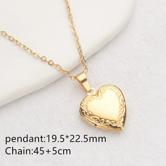 Wholesale Openable Heartshaped Pattern Photo Frame Photo Box Pendant Necklace In Stainless Steel With Electroplating For Women