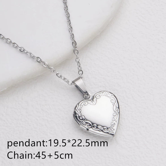 Wholesale Openable Heartshaped Pattern Photo Frame Photo Box Pendant Necklace In Stainless Steel With Electroplating For Women