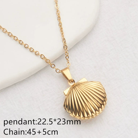 Wholesale Openable Heartshaped Pattern Photo Frame Photo Box Pendant Necklace In Stainless Steel With Electroplating For Women