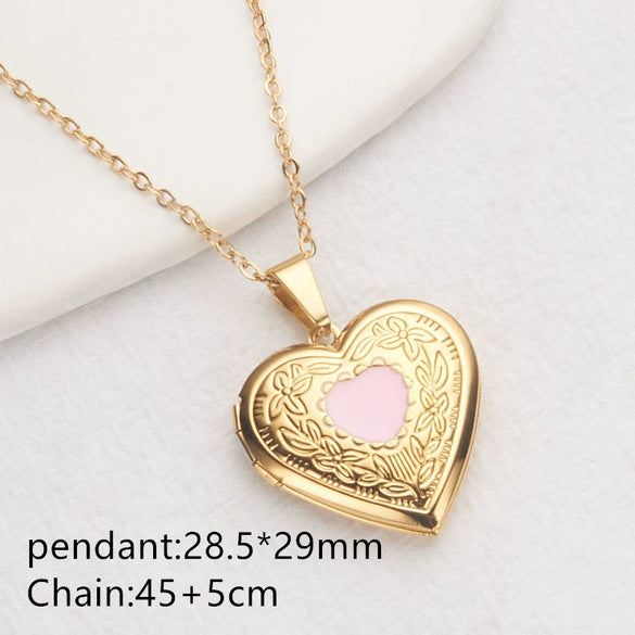 Wholesale Openable Heartshaped Pattern Photo Frame Photo Box Pendant Necklace In Stainless Steel With Electroplating For Women