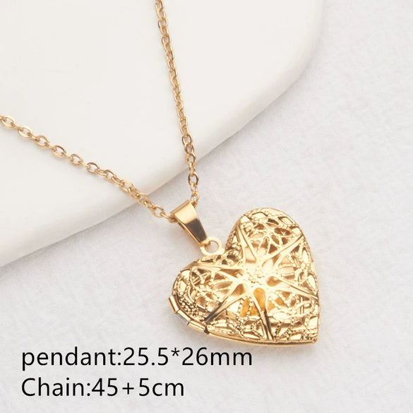 Wholesale Openable Heartshaped Pattern Photo Frame Photo Box Pendant Necklace In Stainless Steel With Electroplating For Women
