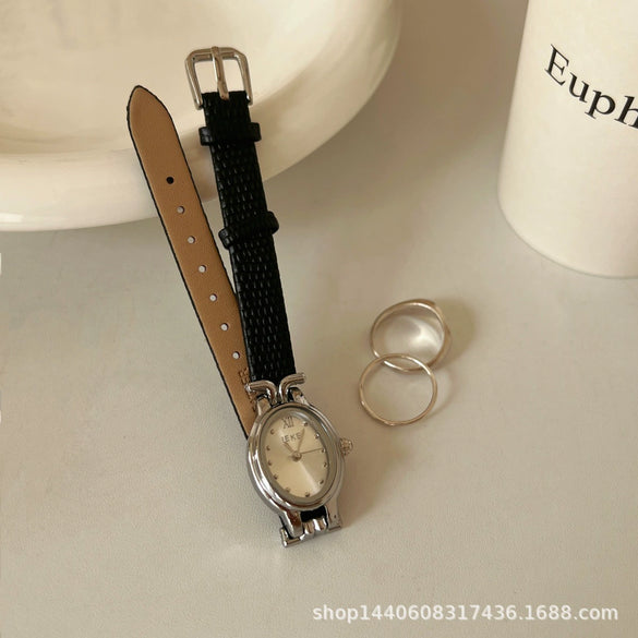 Wholesale Oval Dial Female Antique Style Alloy Case Watch