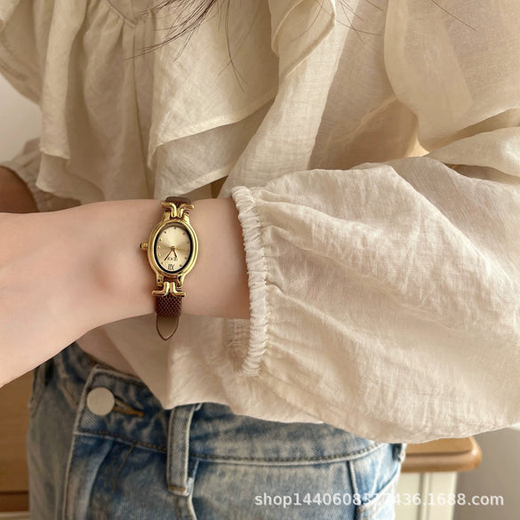 Wholesale Oval Dial Female Antique Style Alloy Case Watch