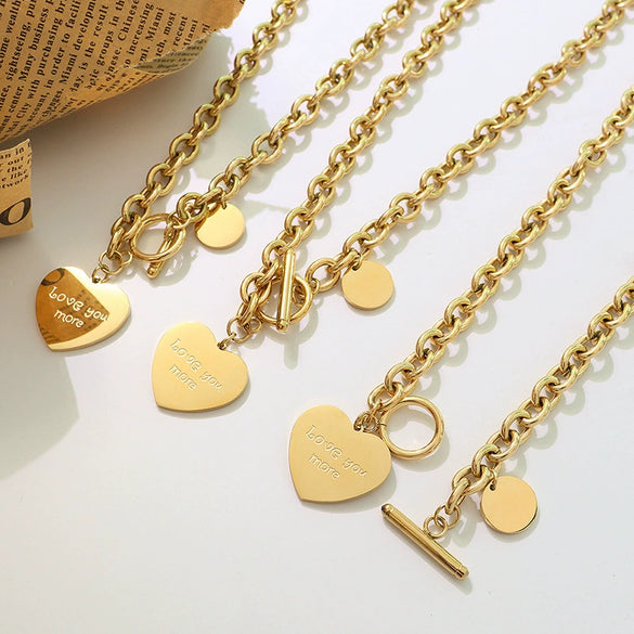Wholesale Peach Heart Love Round Pendant Clavicle Necklace In Titanium Steel With Geometric Pattern And 18K True Gold Plated Electroplating