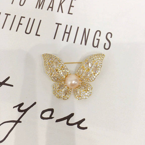 Wholesale Pearl Alloy Inlaid Artificial Gemstones And Semiprecious Stones Fairy Butterfly Brooch With Real Gold Plating And Set With Pearls