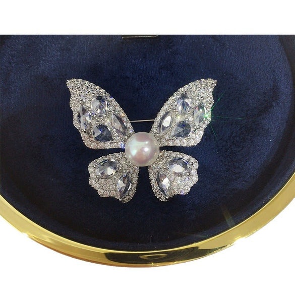 Wholesale Pearl Alloy Inlaid Artificial Gemstones And Semiprecious Stones Fairy Butterfly Brooch With Real Gold Plating And Set With Pearls