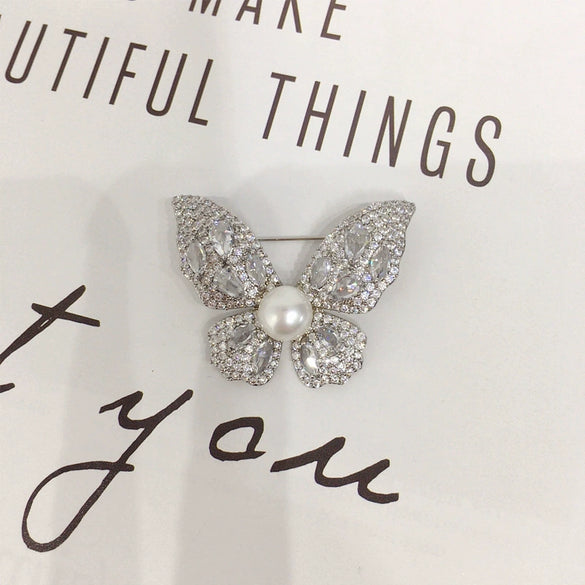 Wholesale Pearl Alloy Inlaid Artificial Gemstones And Semiprecious Stones Fairy Butterfly Brooch With Real Gold Plating And Set With Pearls