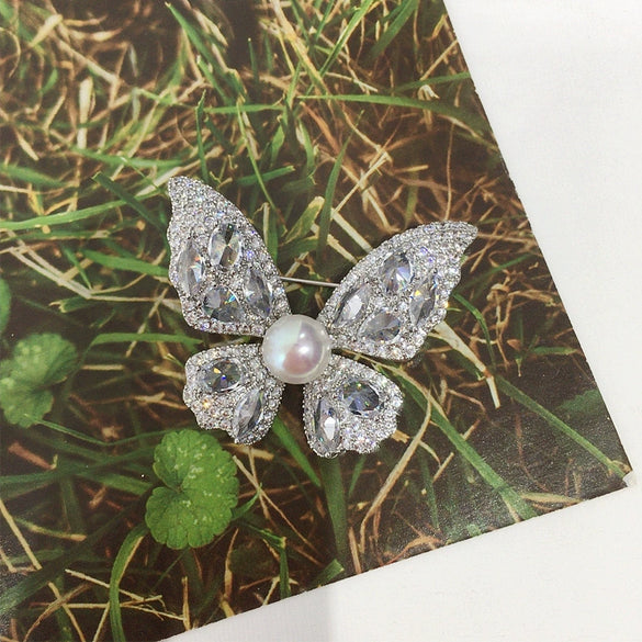 Wholesale Pearl Alloy Inlaid Artificial Gemstones And Semiprecious Stones Fairy Butterfly Brooch With Real Gold Plating And Set With Pearls