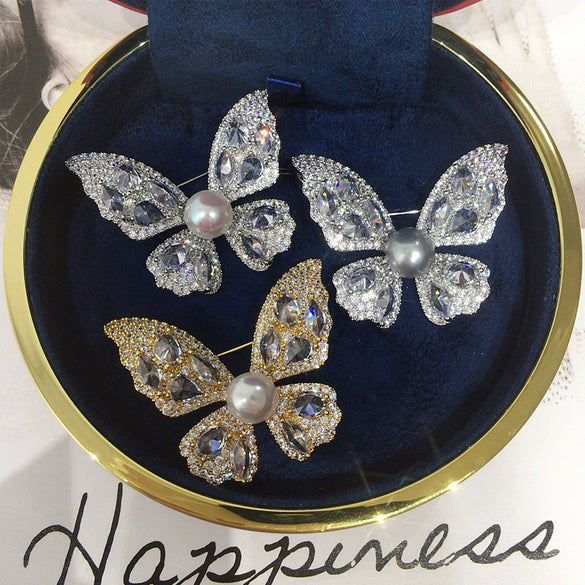 Wholesale Pearl Alloy Inlaid Artificial Gemstones And Semiprecious Stones Fairy Butterfly Brooch With Real Gold Plating And Set With Pearls