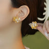 Wholesale Pearl Flower Earrings And Ear Cuffs Retro Metallic Electroplating Style