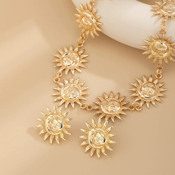 Wholesale Pendant Necklace Retro Metal Geometric Sunflower Face Alloy Iron Chain Electroplating For Women