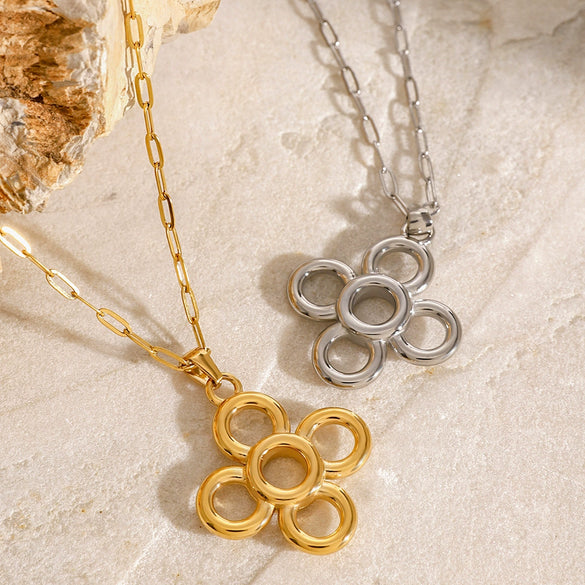 Wholesale Pendant Necklace Stainless Steel Titanium Steel Flower Circle Electroplated Jewelry