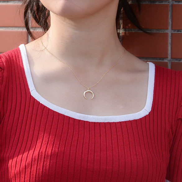 Wholesale Pendant Silver Vintage Crescent Geometric Electroplated Necklace For Women