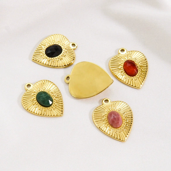 Wholesale Pendant Stainless Steel Inlaid Natural Stone Heart Shape Embossed Electroplated Retro Fashion