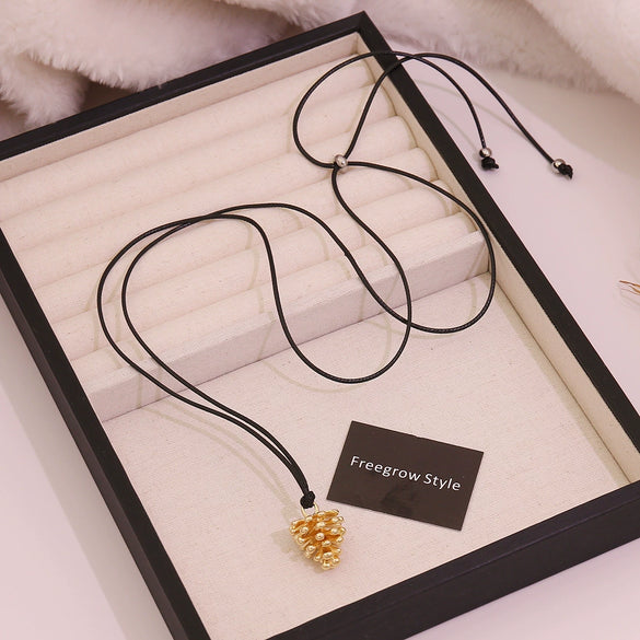 Wholesale Pine Cone And Flower Pendant Necklace With Adjustable Rope Original Design Zinc Alloy