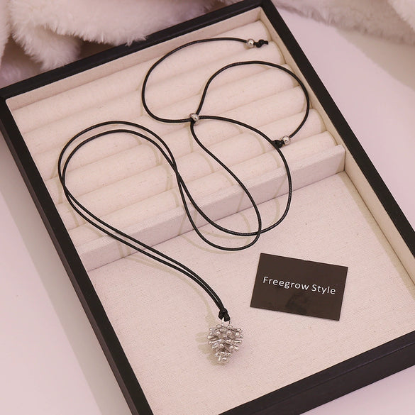 Wholesale Pine Cone And Flower Pendant Necklace With Adjustable Rope Original Design Zinc Alloy