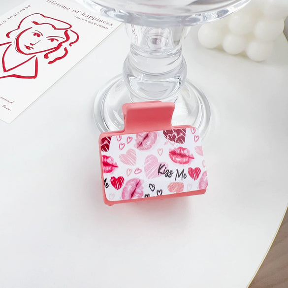 Wholesale Plastic And Resin Handmade Love Hairpin For Women In Sweet Style