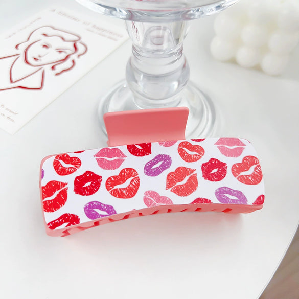 Wholesale Plastic And Resin Handmade Love Hairpin For Women In Sweet Style