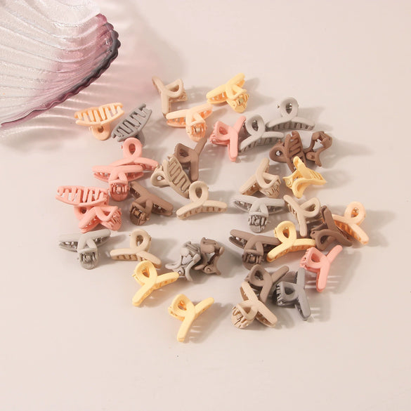 Wholesale Plastic And Resin Handmade Women's Hair Claw Clips With Cat's Eye And Flower Design