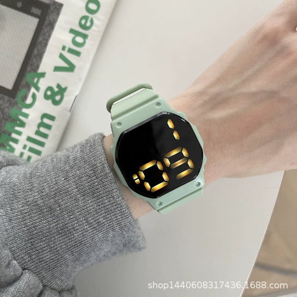 Wholesale Plastic Case And Silicone Strap Luminous Square Electronic Sports Watch For Youth