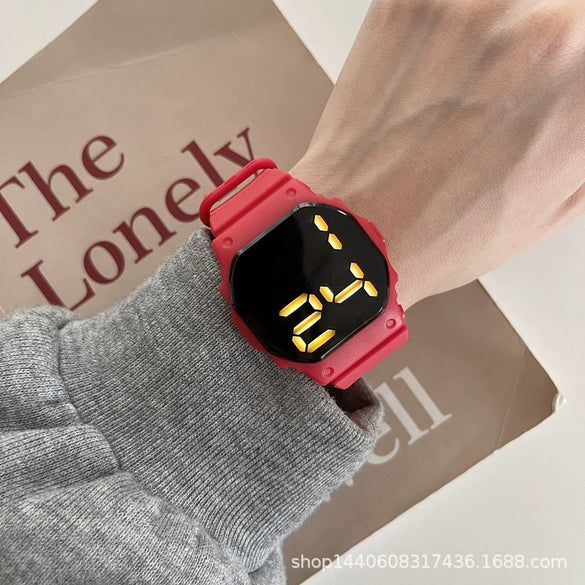 Wholesale Plastic Case And Silicone Strap Luminous Square Electronic Sports Watch For Youth
