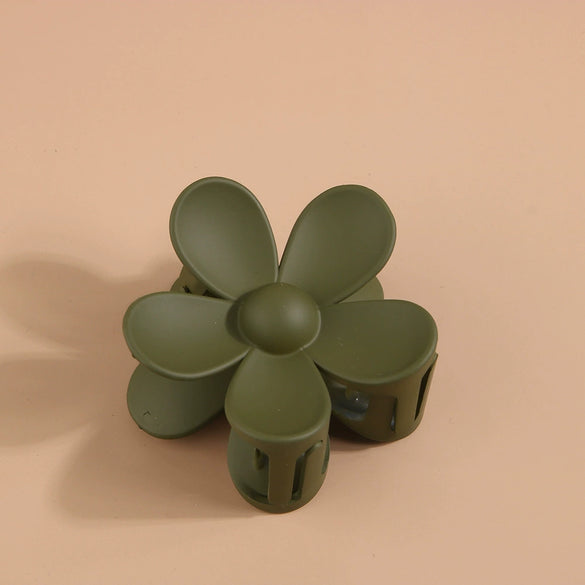 Wholesale Plastic Resin Petal Flower Hair Clips For Women Fashion Ol Style With Baking Paint Treatment