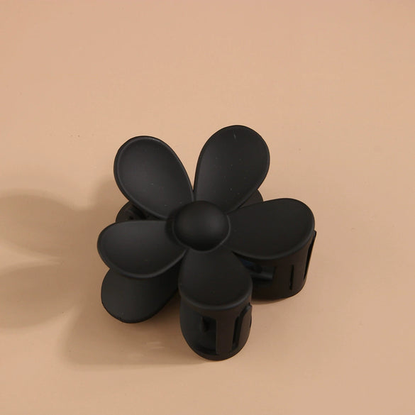 Wholesale Plastic Resin Petal Flower Hair Clips For Women Fashion Ol Style With Baking Paint Treatment