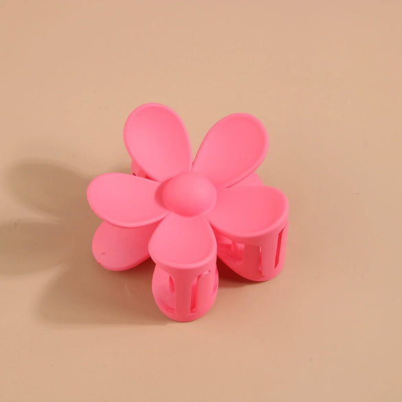 Wholesale Plastic Resin Petal Flower Hair Clips For Women Fashion Ol Style With Baking Paint Treatment