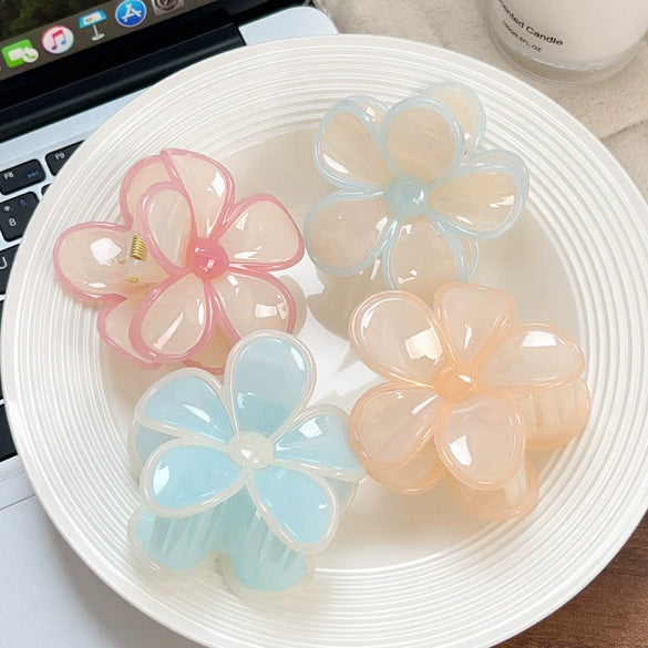 Wholesale Plastic Resin Small Fresh Frangipani Baking Paint Hair Clip For Girls