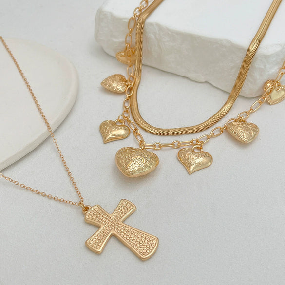 Wholesale Punk Metal Heartshaped Geometric Pendant Necklace With Alloy Pendant And Iron Copperclad Chain Electroplated