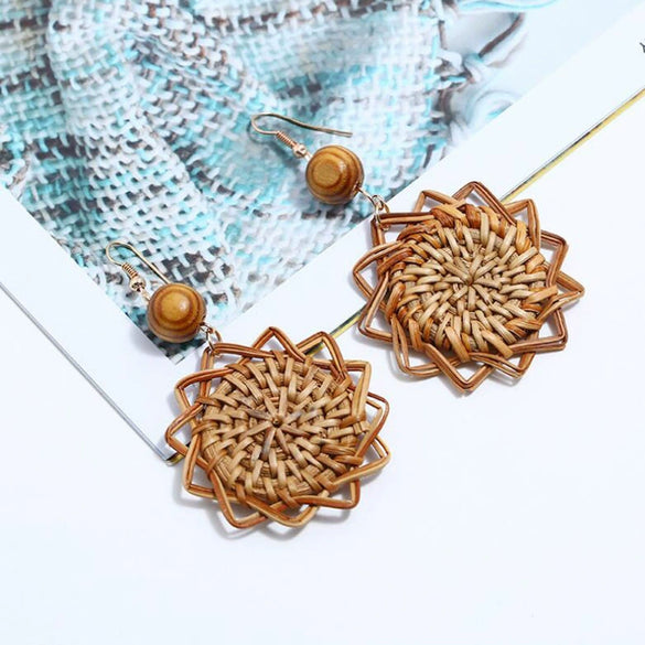 Wholesale Rattan Woven Sunflower Geometric Fashion Earrings With Electroplating