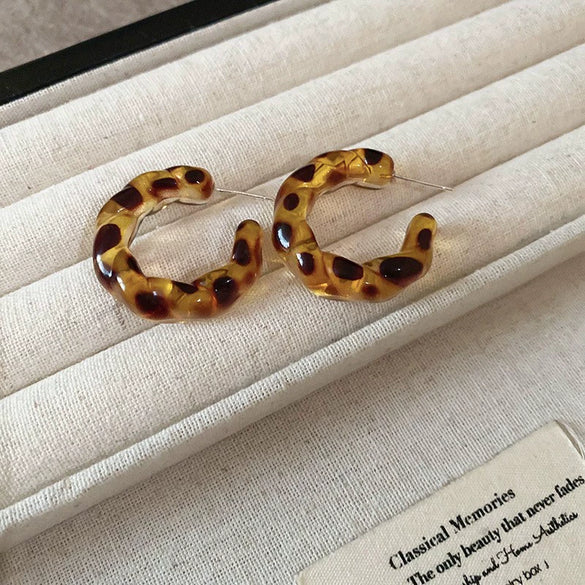 Wholesale Resin And Plastic Retro Ushaped Electroplated Earrings For Women