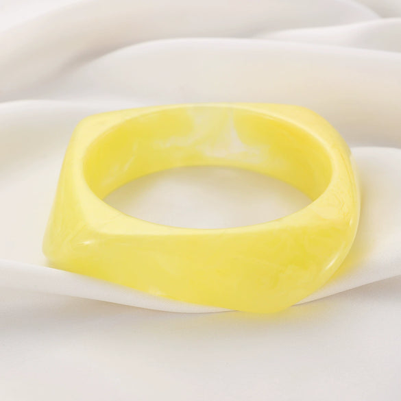 Wholesale Resin Geometric Asymmetrical Open Bracelet For Women Environmentalfriendly Retro Exaggerated Simple Elegant Highend Versatile