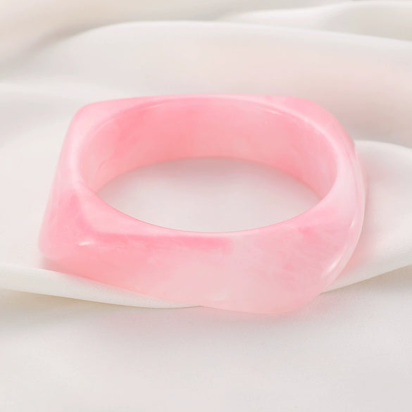 Wholesale Resin Geometric Asymmetrical Open Bracelet For Women Environmentalfriendly Retro Exaggerated Simple Elegant Highend Versatile